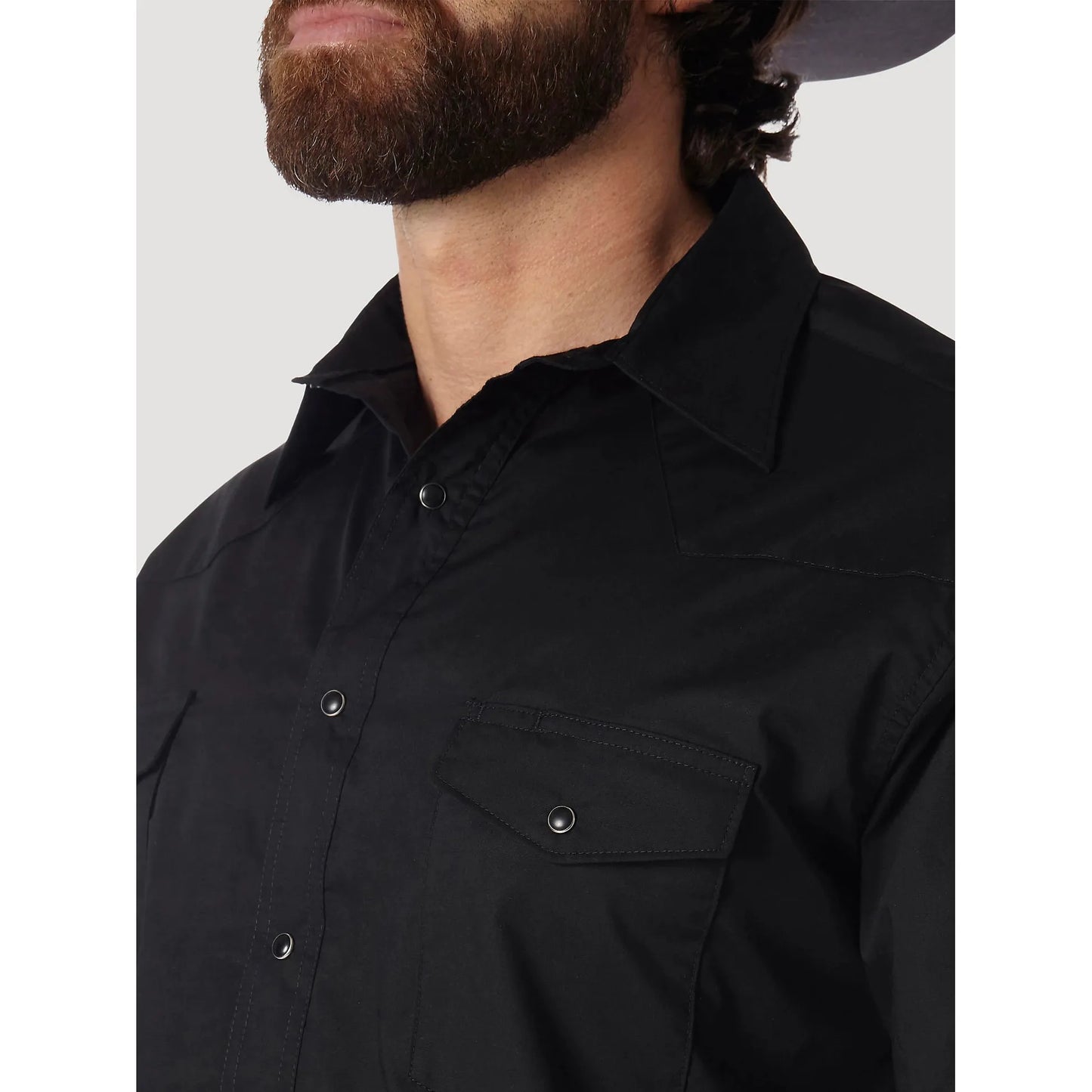 Wrangler Men's Classic Fit Black Long Sleeve Broadcloth Western Snap Shirt